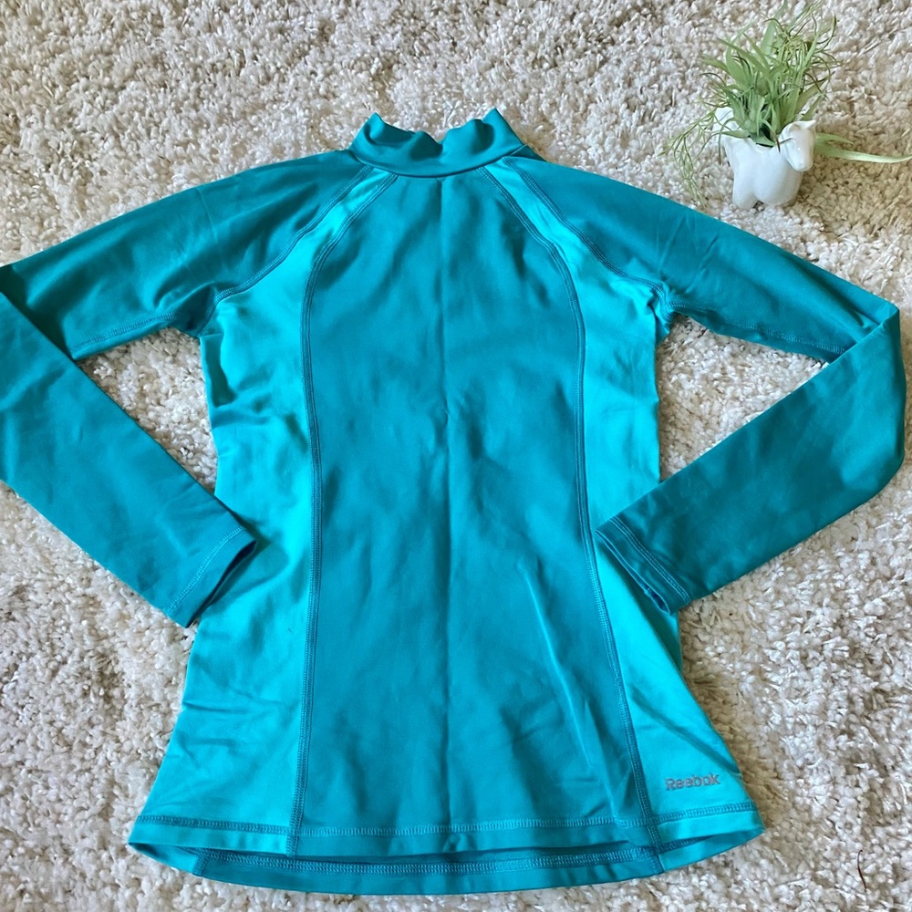Nice bright blue athletic Reebok play sports gym yoga longsleeve thermal…